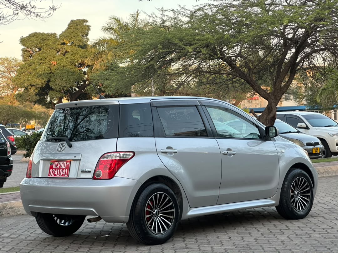 TOYOTA IST thumbnail 7